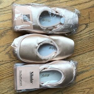 Nikolay Victory pointe shoes